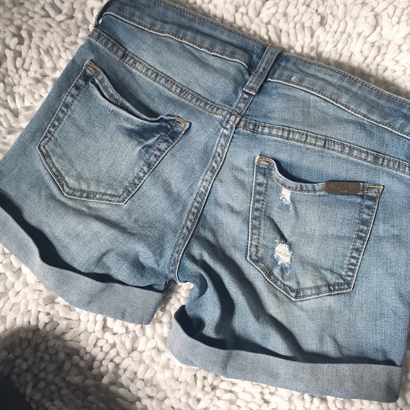 Distressed jean shorts - Picture 2 of 2